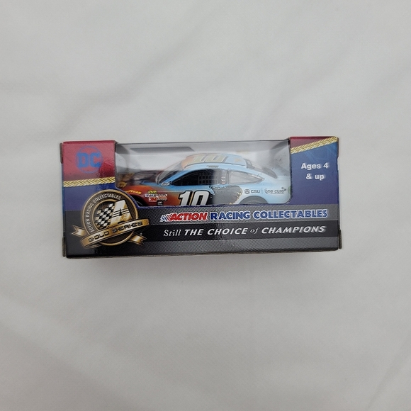 Action Racing Collectables DC Nascar Danica Patrick #10 Wonder Woman 1:64 - Picture 2 of 6